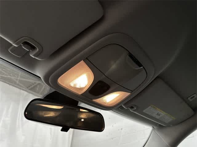 Thumbnail: 2019 Jeep Cherokee - 21