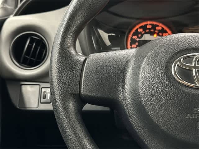 Thumbnail: 2015 Toyota Yaris - 17