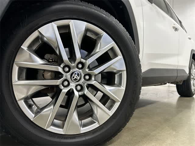 Thumbnail: 2020 Toyota RAV4 - 28