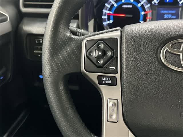 Thumbnail: 2015 Toyota 4Runner - 17