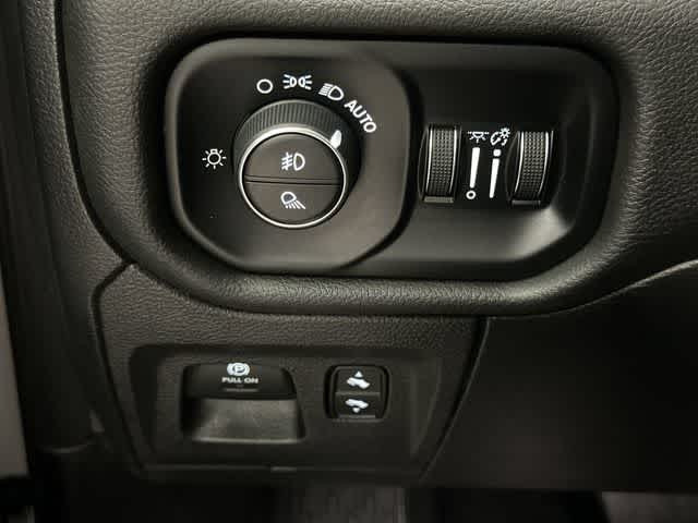 Thumbnail: 2025 RAM 1500 - 17