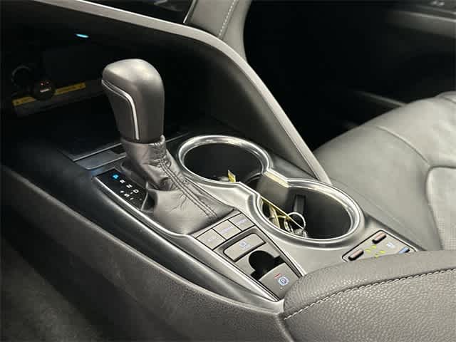 Thumbnail: 2020 Toyota Camry - 25