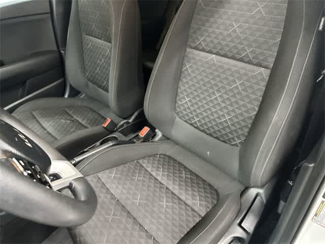 Thumbnail: 2023 Kia Rio - 10