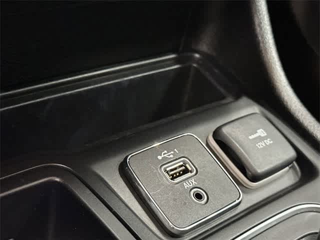 Thumbnail: 2019 Jeep Cherokee - 25