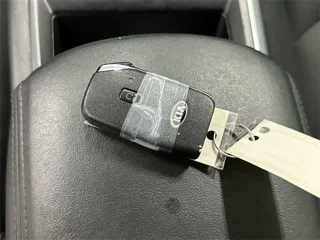 Thumbnail: 2021 Kia K5 - 32