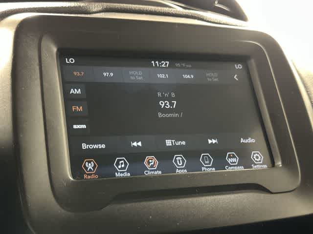 Thumbnail: 2019 Jeep Renegade - 21