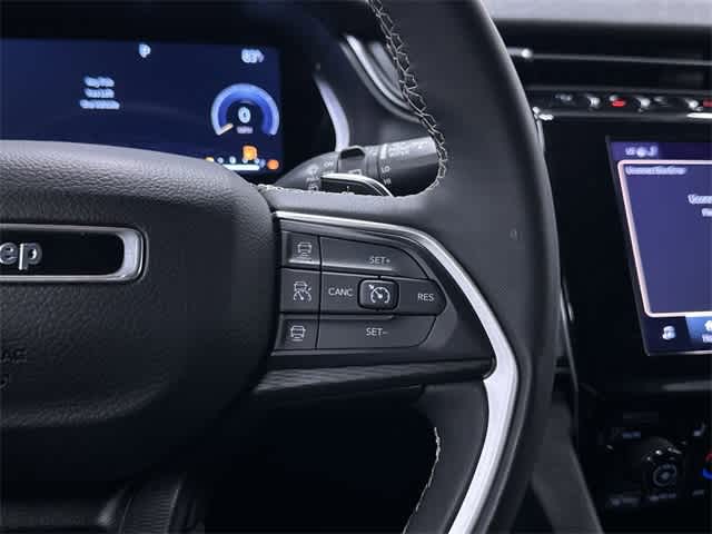 2023 Jeep Grand Cherokee Laredo 19