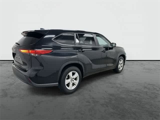 Thumbnail: 2023 Toyota Highlander - 4
