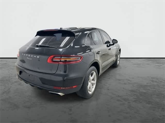 Thumbnail: 2018 Porsche Macan - 3