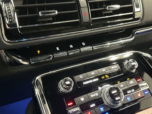 Thumbnail: 2024 Lincoln Navigator - 25