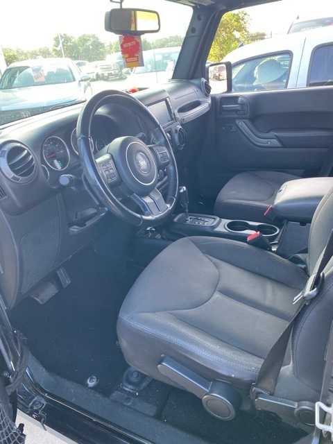 Thumbnail: 2017 Jeep Wrangler - 4