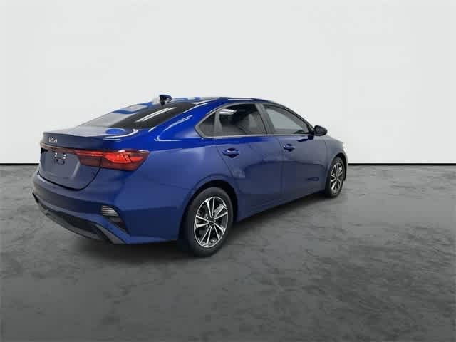 Thumbnail: 2023 Kia Forte - 4