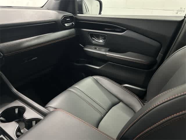 Thumbnail: 2025 Honda Pilot - 13