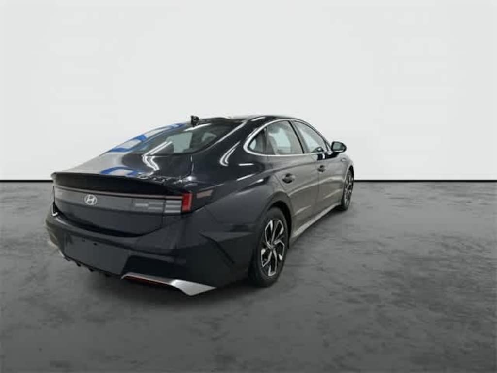 Used 2024 Hyundai Sonata SEL Sedan