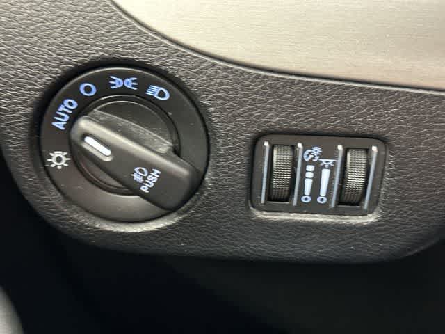 Thumbnail: 2019 Dodge Grand Caravan - 19