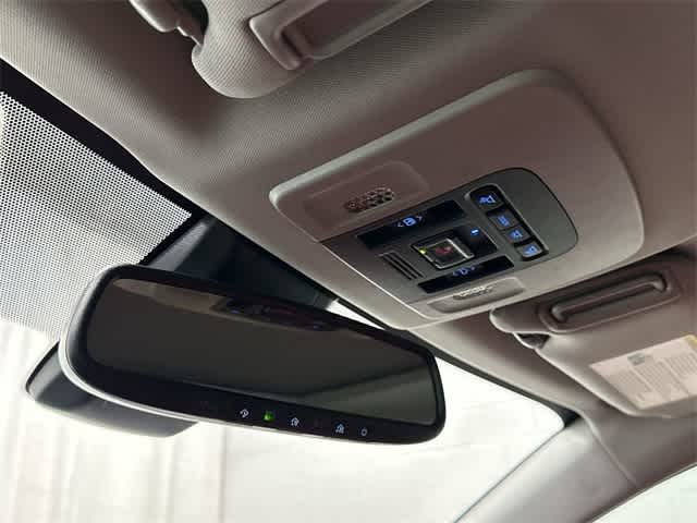 2022 Toyota Camry XSE 21