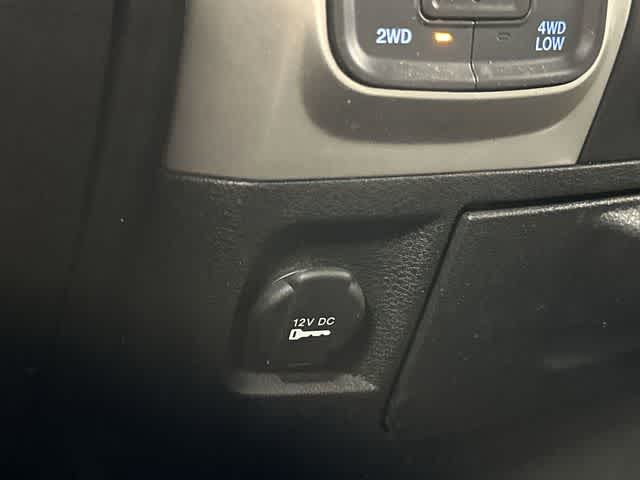 Thumbnail: 2020 RAM 1500 Classic - 25