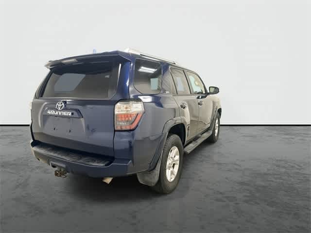 Thumbnail: 2015 Toyota 4Runner - 3