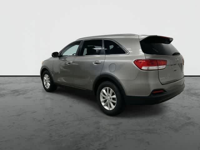 Thumbnail: 2017 Kia Sorento - 9