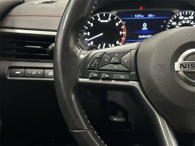2022 Nissan Altima SR 17