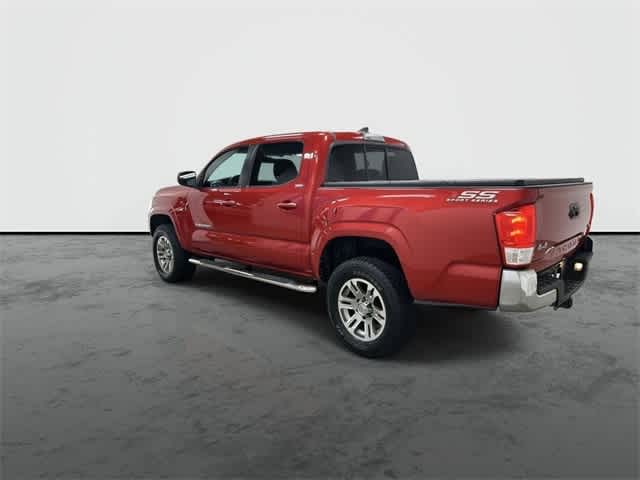 Thumbnail: 2016 Toyota Tacoma - 9