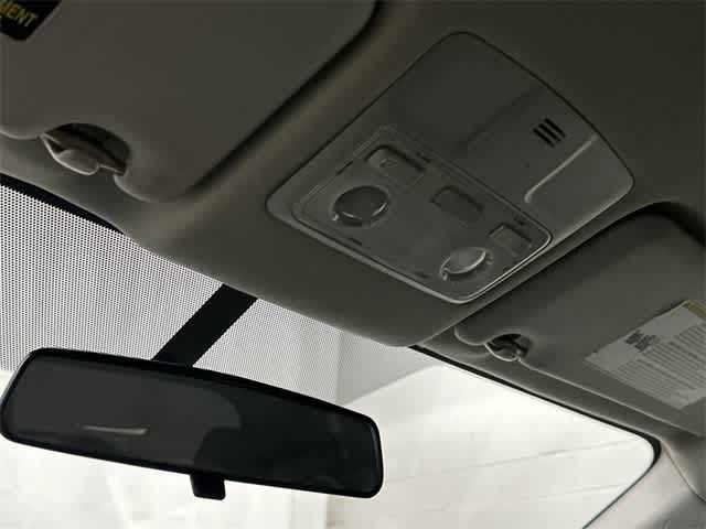 Thumbnail: 2015 Toyota RAV4 - 21