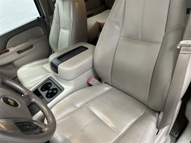 Thumbnail: 2013 Chevrolet Suburban - 10