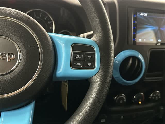 Thumbnail: 2015 Jeep Wrangler - 18