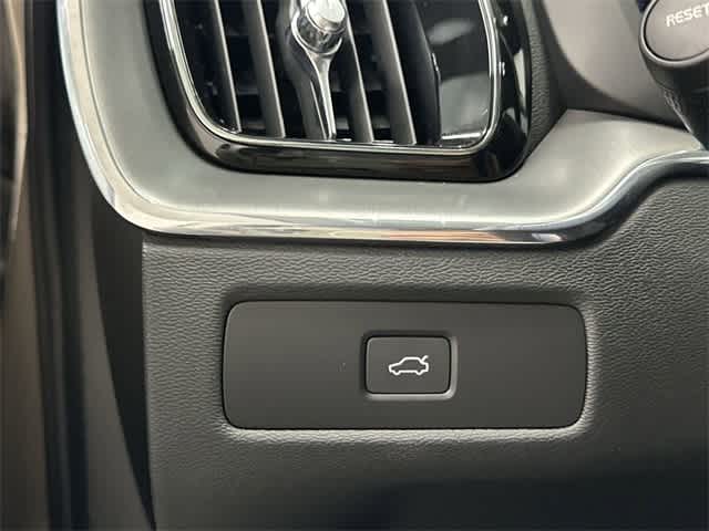 Thumbnail: 2024 Volvo XC60 - 19