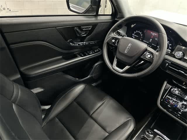 2022 Lincoln Corsair Standard 12