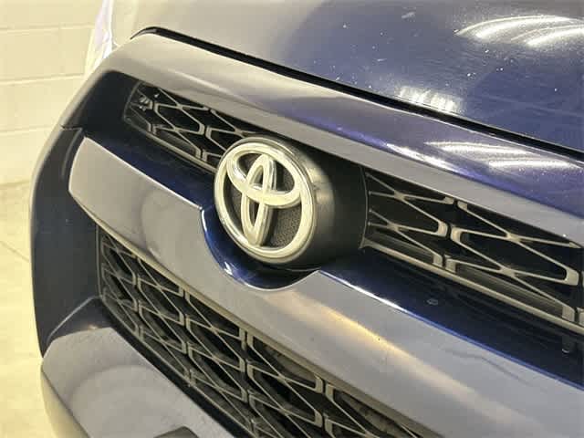 Thumbnail: 2015 Toyota 4Runner - 31