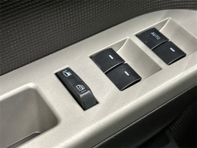 Thumbnail: 2012 Ford Escape - 20