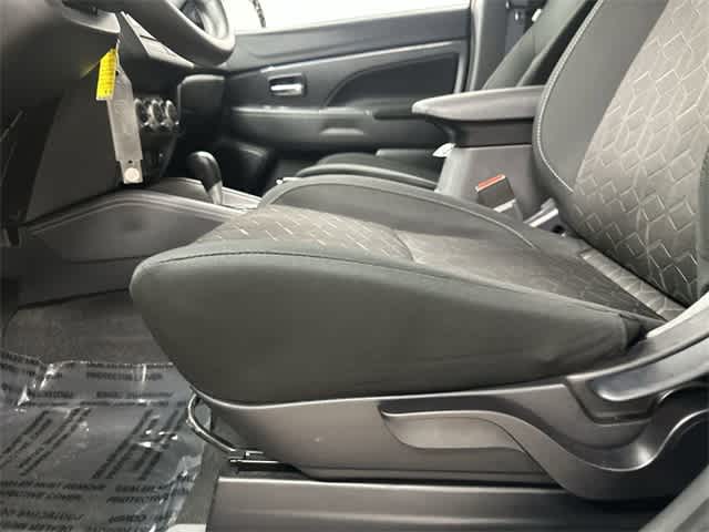 Thumbnail: 2024 Mitsubishi Outlander Sport - 26