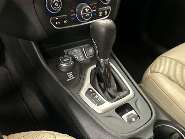 Thumbnail: 2015 Jeep Cherokee - 25