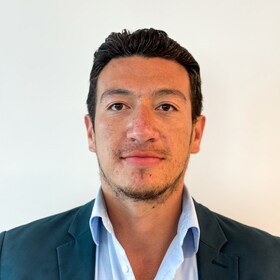 Staff member Esteban Bravo from ID_3e1068