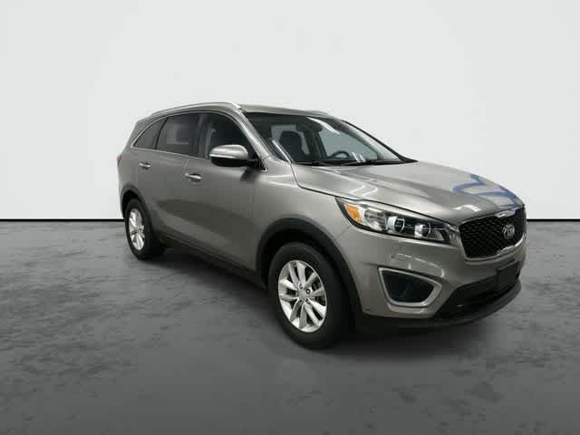 Thumbnail: 2017 Kia Sorento - 5