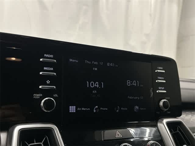 Thumbnail: 2023 Kia Sorento - 22