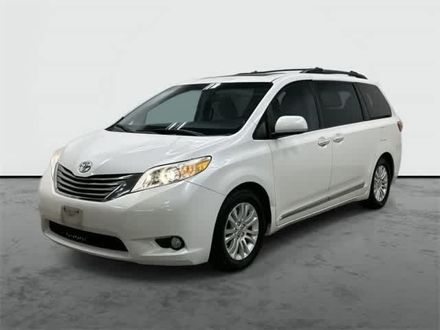 2015 Toyota Sienna XLE -
                  League City, TX