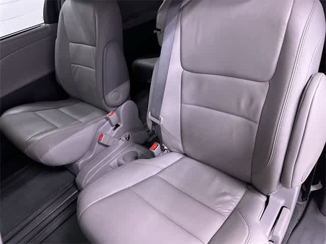 Thumbnail: 2015 Toyota Sienna - 11