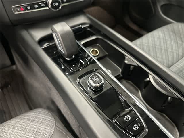 Thumbnail: 2024 Volvo XC60 - 25