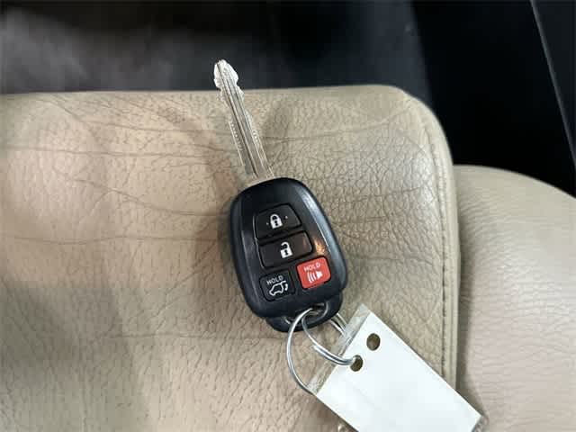 Thumbnail: 2018 Toyota Sequoia - 33