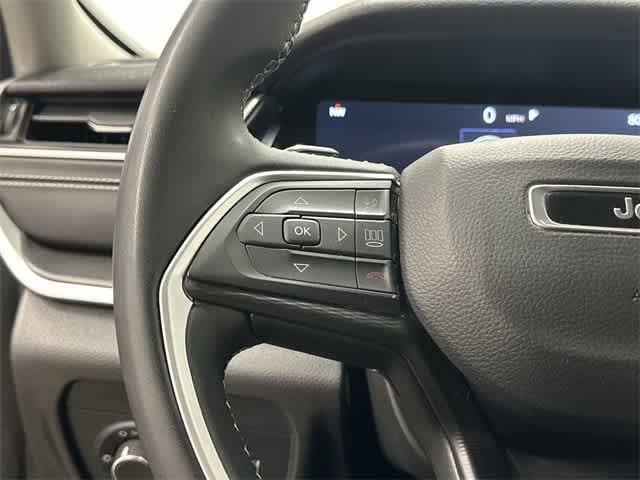 Thumbnail: 2023 Jeep Grand Cherokee - 17