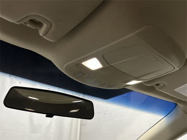 Thumbnail: 2018 Ford Edge - 21