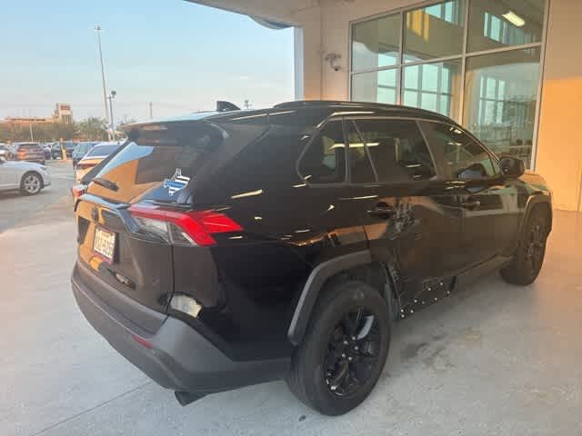 Thumbnail: 2021 Toyota RAV4 - 4