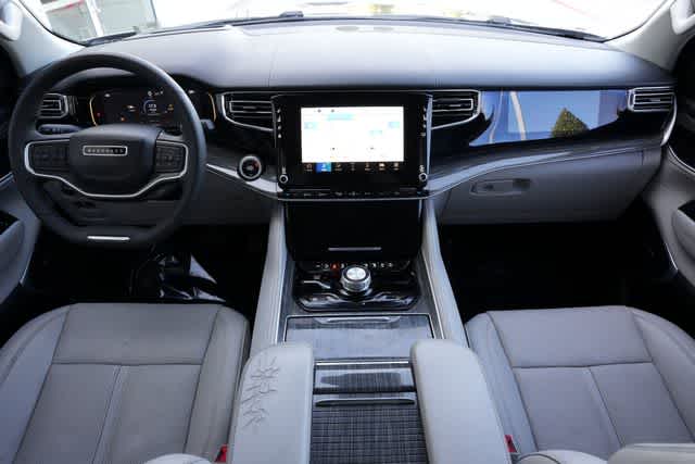 Thumbnail: 2022 Jeep Wagoneer - 7