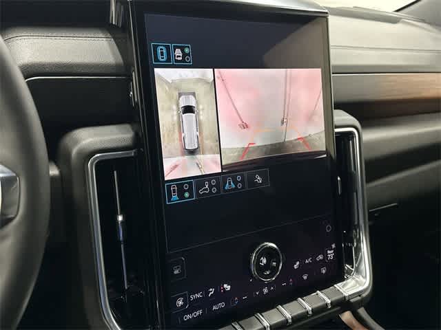 Thumbnail: 2025 GMC Yukon XL - 23