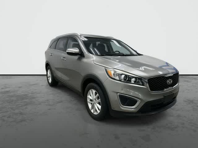 Thumbnail: 2017 Kia Sorento - 6