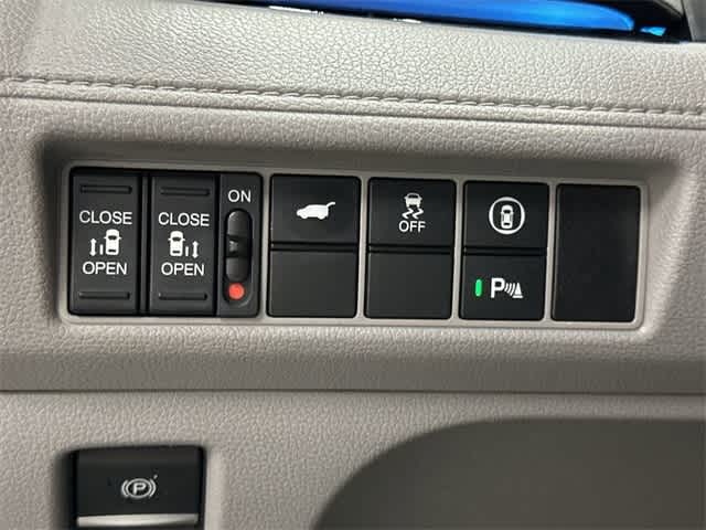 Thumbnail: 2023 Honda Odyssey - 19