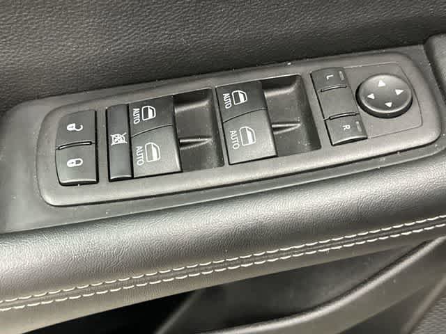 Thumbnail: 2025 Chrysler Pacifica - 20