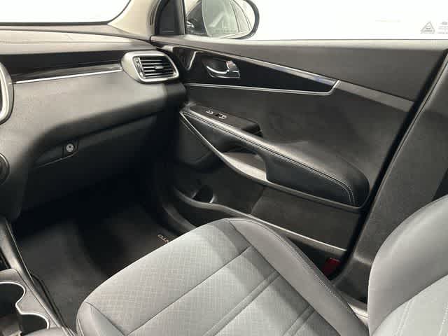 Thumbnail: 2017 Kia Sorento - 13